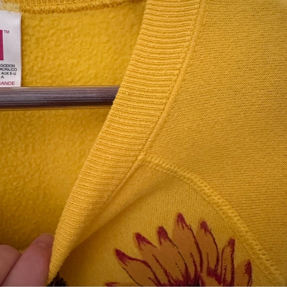 Hanes Welcome Friends Sweatshirt L - Picture 5 of 6